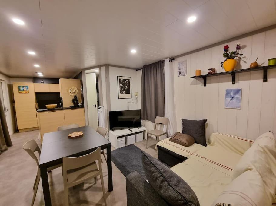 La Cabane 27 ~ Chalet Cosy Au Bord Du Lac De Peyre Labouheyre Εξωτερικό φωτογραφία
